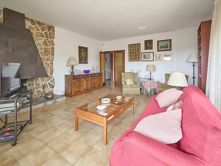 Villa con gran potencial, 2.000 m  de parcela y espacios sin límites en Los Pinares