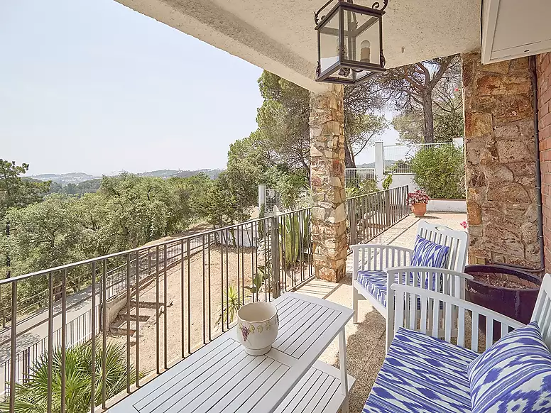 Villa con gran potencial, 2.000 m  de parcela y espacios sin límites en Los Pinares