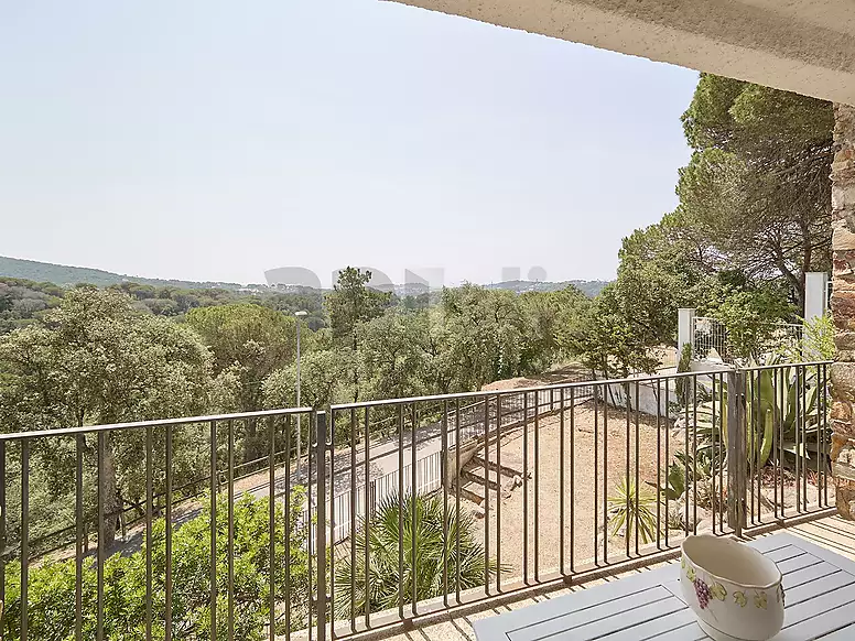 Villa con gran potencial, 2.000 m  de parcela y espacios sin límites en Los Pinares