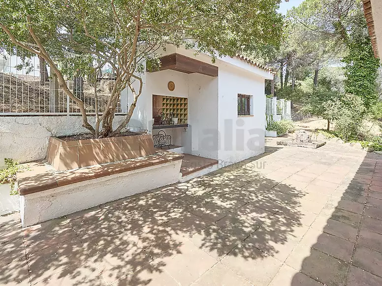 Villa con gran potencial, 2.000 m  de parcela y espacios sin límites en Los Pinares