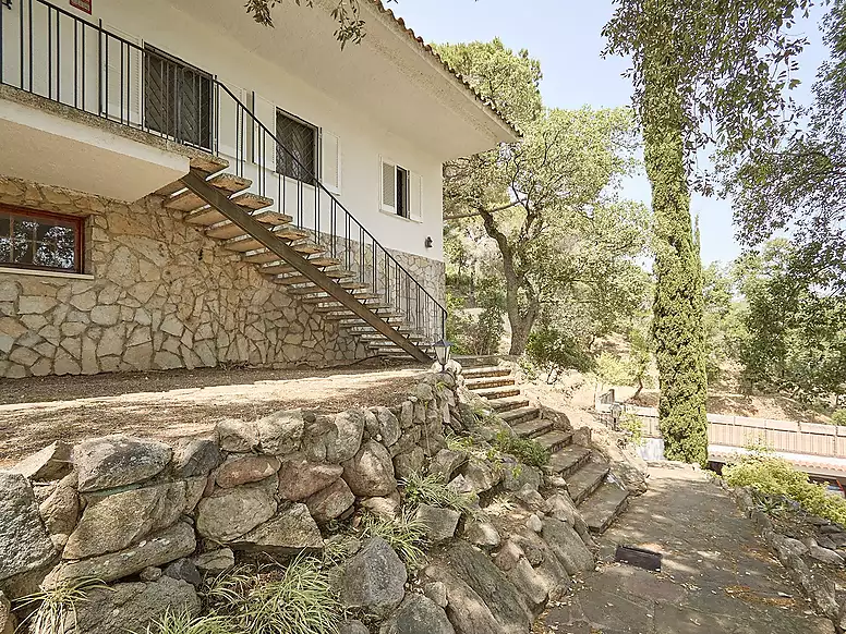 Villa con gran potencial, 2.000 m  de parcela y espacios sin límites en Los Pinares