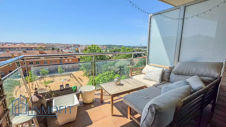 Magnificent 3-Bedroom Apartment with Terrace, Parking, and Storage Room in Mas Florit, Blanes.