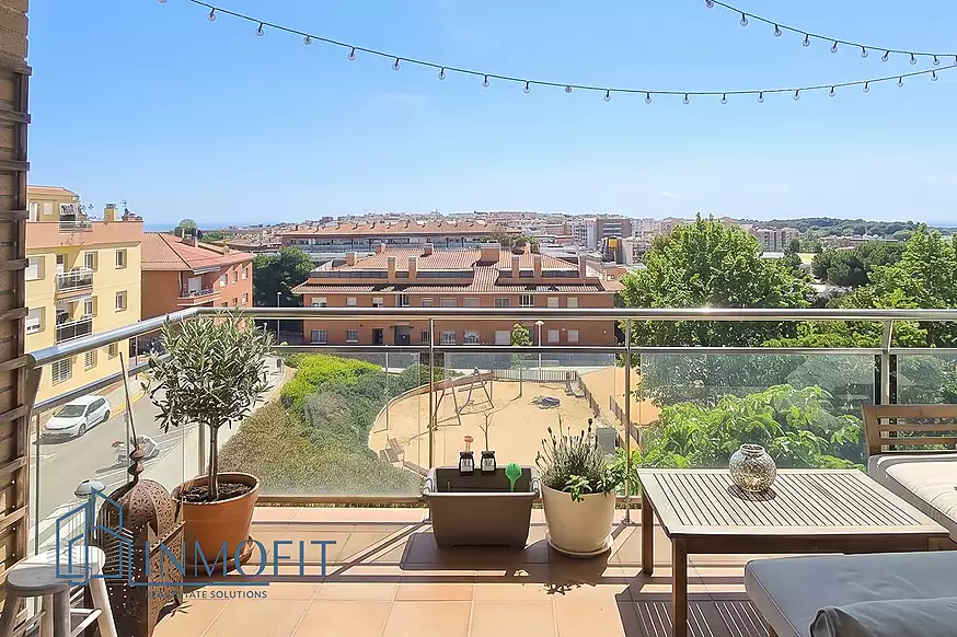 Magnificent 3-Bedroom Apartment with Terrace, Parking, and Storage Room in Mas Florit, Blanes.