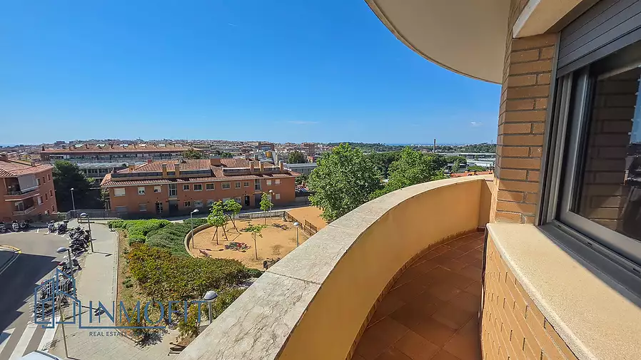Magnificent 3-Bedroom Apartment with Terrace, Parking, and Storage Room in Mas Florit, Blanes.