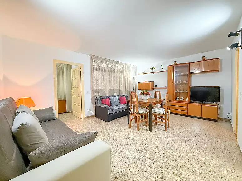 APARTAMENTO FUNCIONAL A POCOS PASOS DE LA PLAYA DE LLORET DE MAR