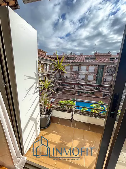 Bright Duplex with Large Terrace and Pool in Pineda de Mar, Perfect for Your New Life!
