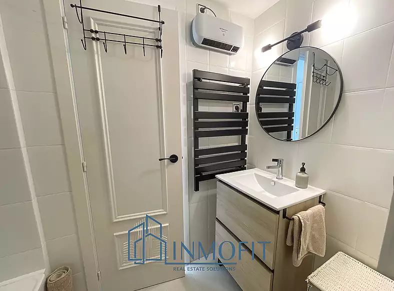 Bright Duplex with Large Terrace and Pool in Pineda de Mar, Perfect for Your New Life!