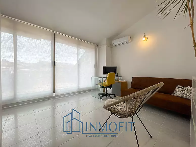 Bright Duplex with Large Terrace and Pool in Pineda de Mar, Perfect for Your New Life!
