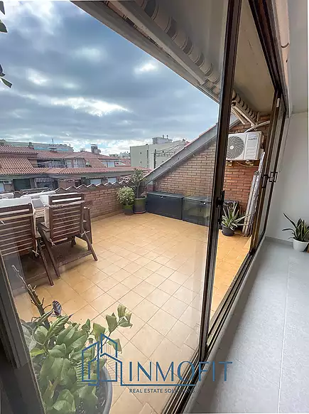 Bright Duplex with Large Terrace and Pool in Pineda de Mar, Perfect for Your New Life!