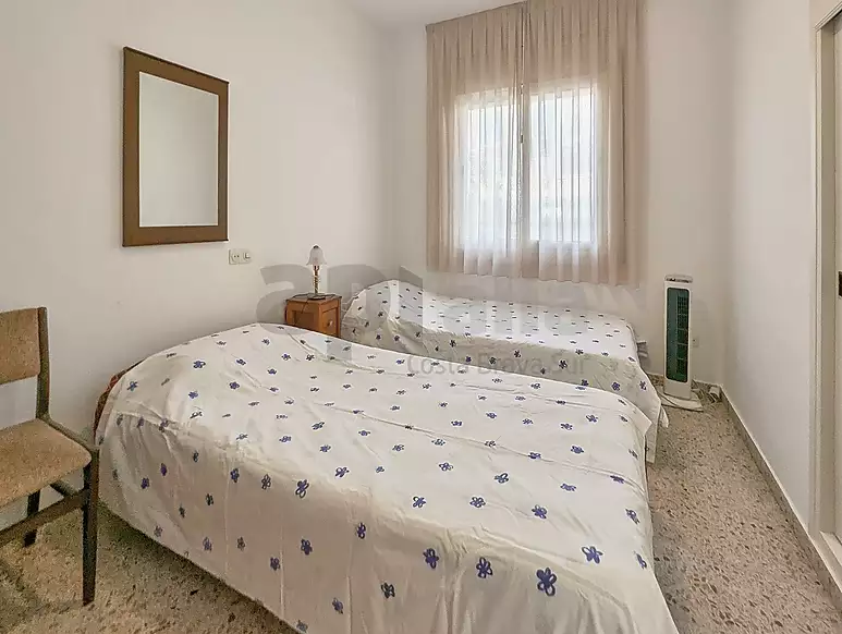 Cozy retreat with open views and a large plot in Serra Brava