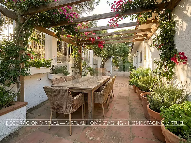 Villa with great potential, a 2,000 m  plot and boundless spaces in Los Pinares