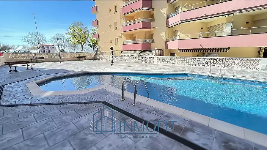 Apartment with Tourist License and Sea Views in Pineda de Mar