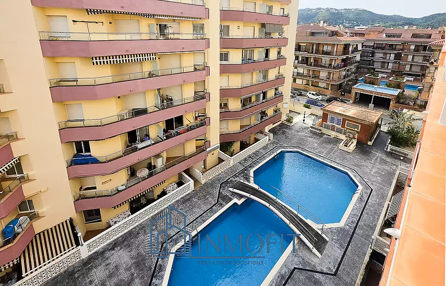 Apartment with Tourist License and Sea Views in Pineda de Mar