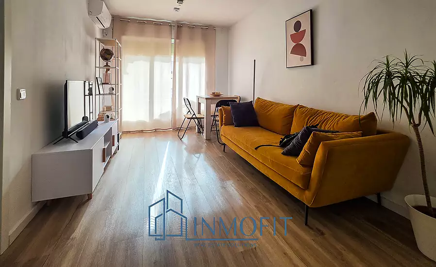 Apartment with Tourist License and Sea Views in Pineda de Mar