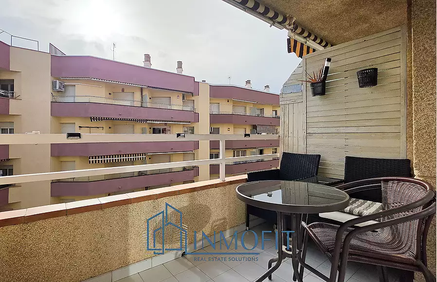 Apartment with Tourist License and Sea Views in Pineda de Mar