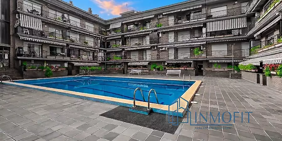 Bright Duplex with Large Terrace and Pool in Pineda de Mar, Perfect for Your New Life!