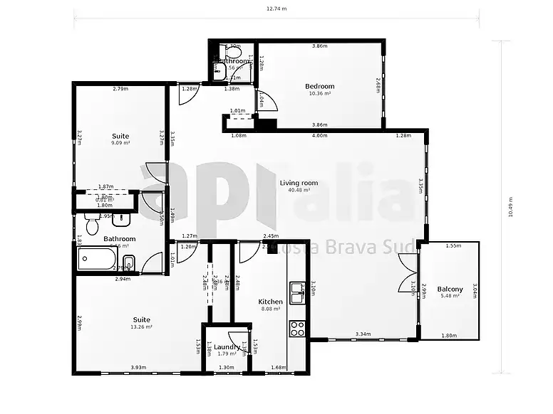 Oasis of light and space in Sa Caleta: Large corner apartment with private parking.