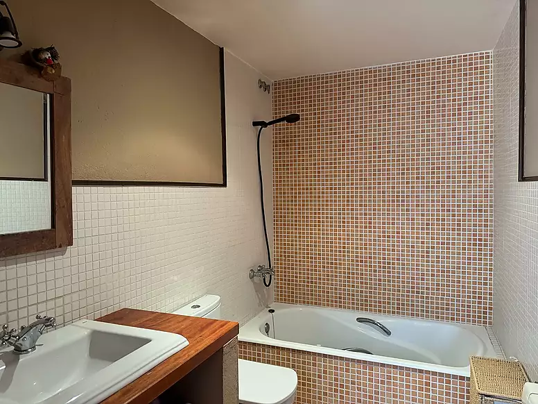 EXCLUSIVE HOUSE IN AN IDYLLIC ALT EMPORDÀ RESIDENTIAL AREA