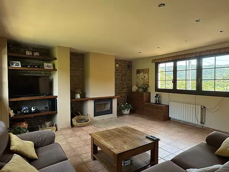 EXCLUSIVE HOUSE IN AN IDYLLIC ALT EMPORDÀ RESIDENTIAL AREA