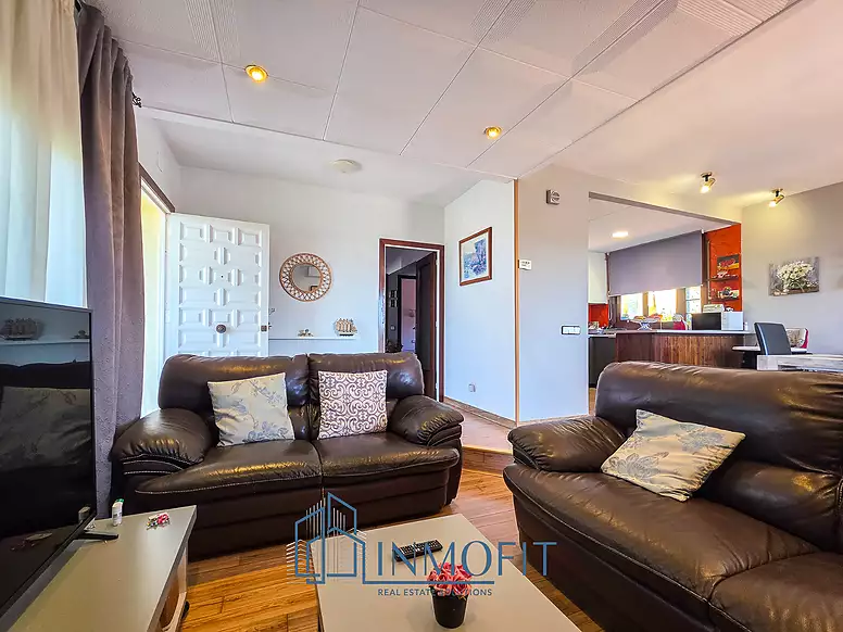 House with two independent apartments in Tordera - Ideal investment