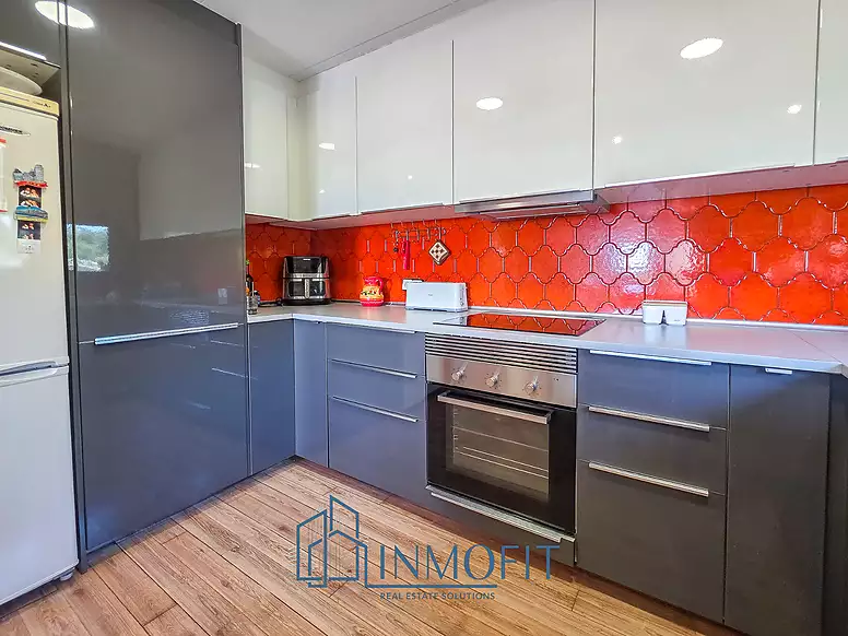 House with two independent apartments in Tordera - Ideal investment