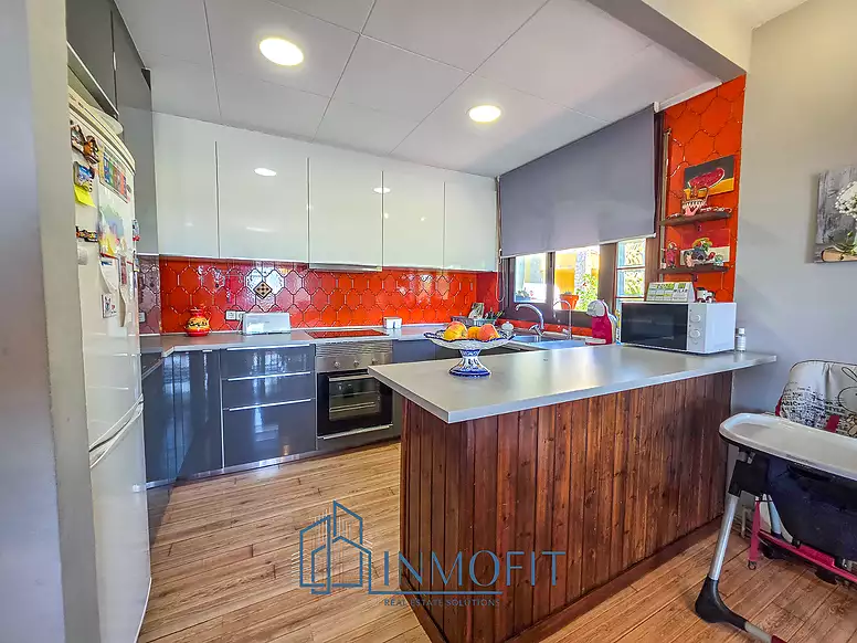 House with two independent apartments in Tordera - Ideal investment