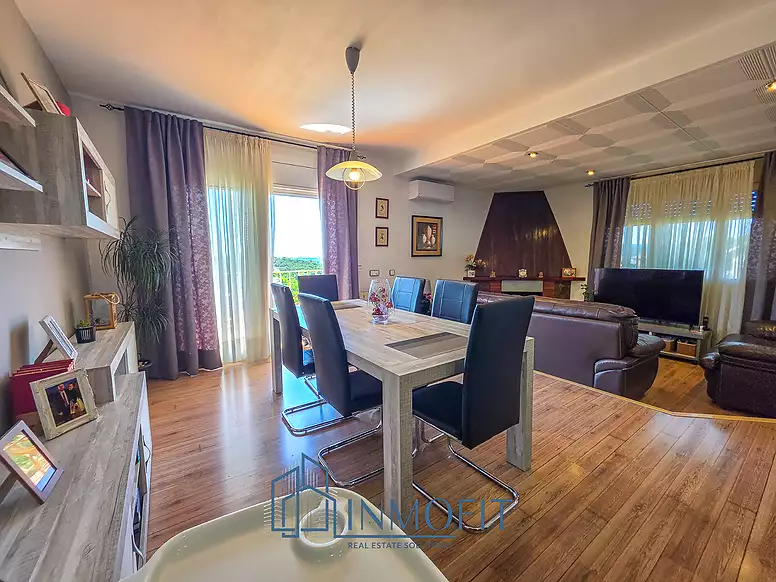 House with two independent apartments in Tordera - Ideal investment