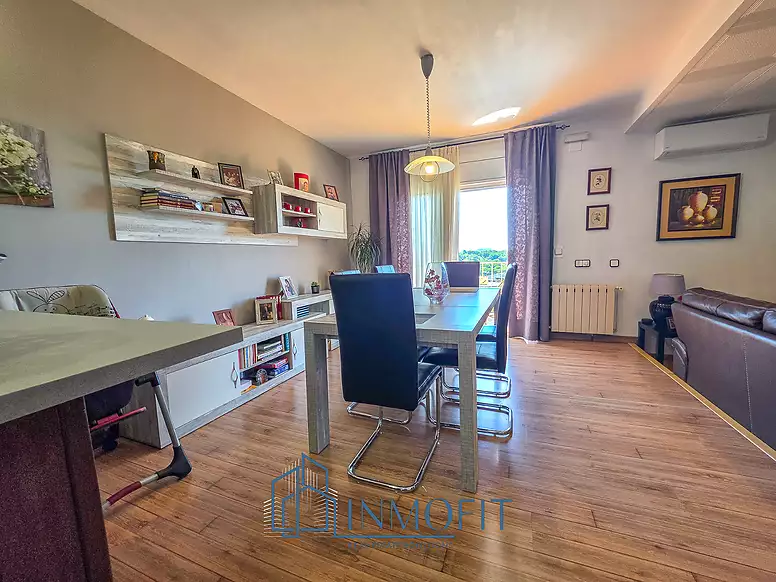 House with two independent apartments in Tordera - Ideal investment
