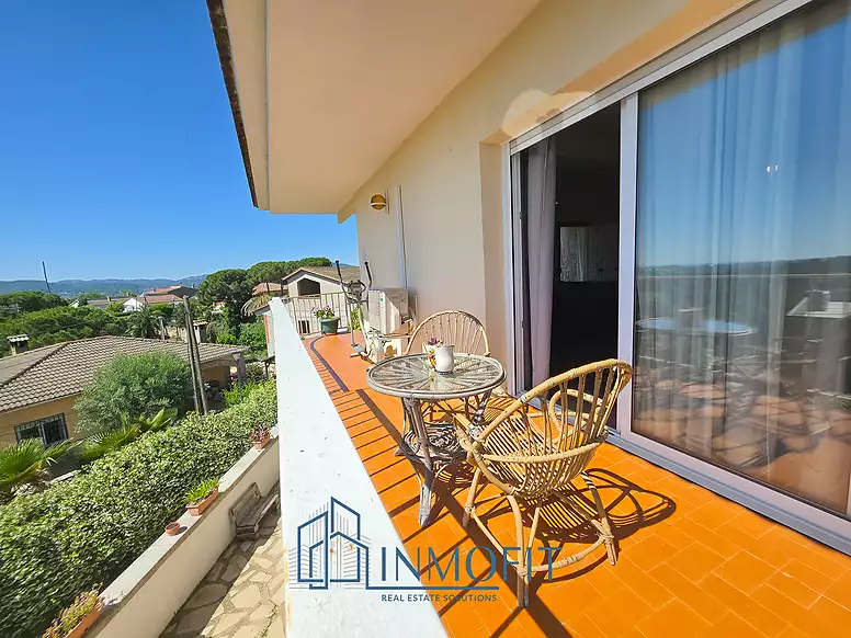 House with two independent apartments in Tordera - Ideal investment