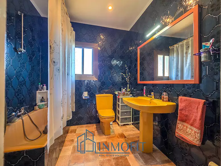 House with two independent apartments in Tordera - Ideal investment
