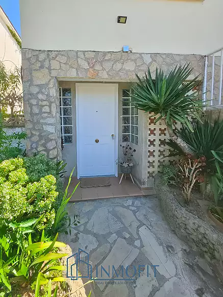 House with two independent apartments in Tordera - Ideal investment