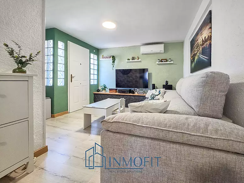 House with two independent apartments in Tordera - Ideal investment