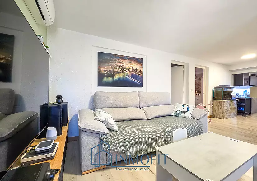 House with two independent apartments in Tordera - Ideal investment