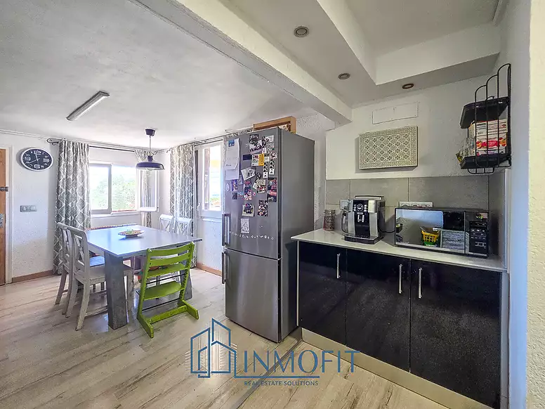 House with two independent apartments in Tordera - Ideal investment