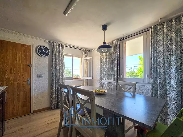 House with two independent apartments in Tordera - Ideal investment