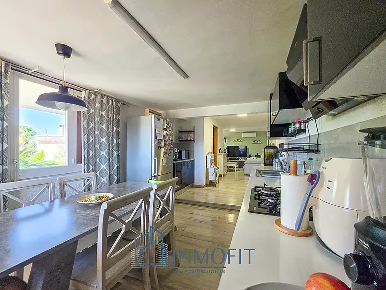 House with two independent apartments in Tordera - Ideal investment