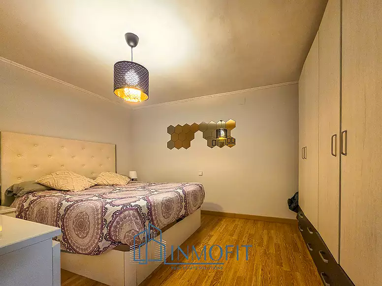 House with two independent apartments in Tordera - Ideal investment