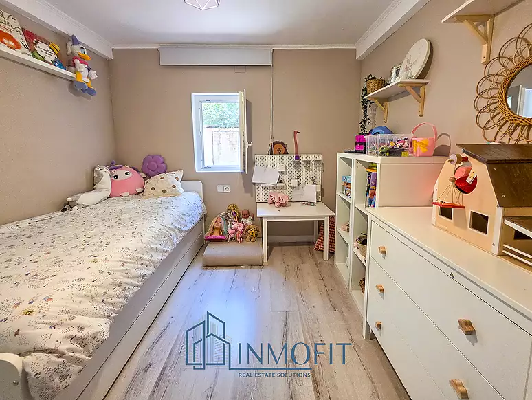 House with two independent apartments in Tordera - Ideal investment