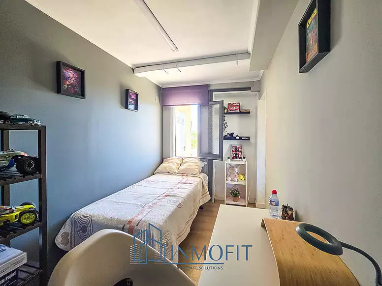 House with two independent apartments in Tordera - Ideal investment