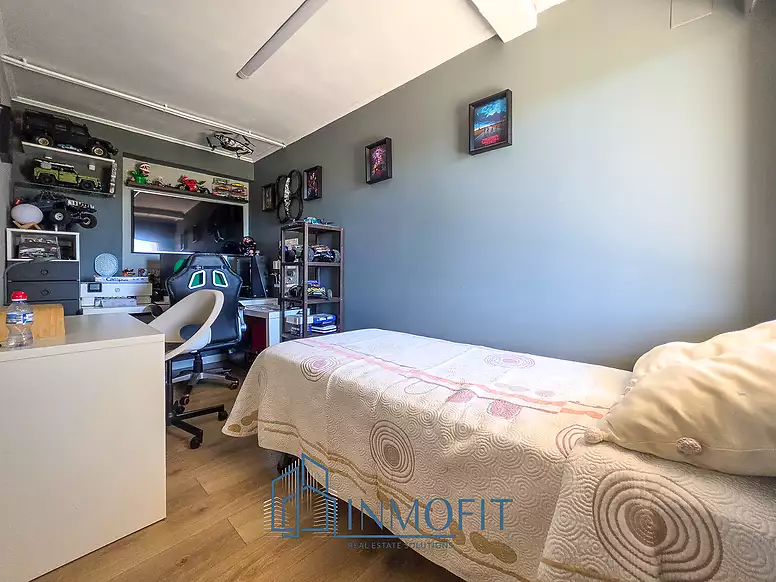House with two independent apartments in Tordera - Ideal investment