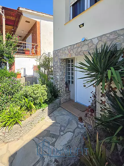 House with two independent apartments in Tordera - Ideal investment